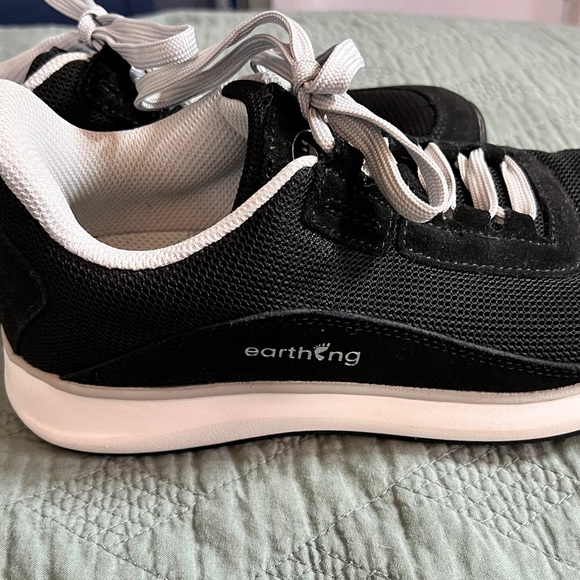 Earthing Grounding Shoes 8 - Picture 2 of 8